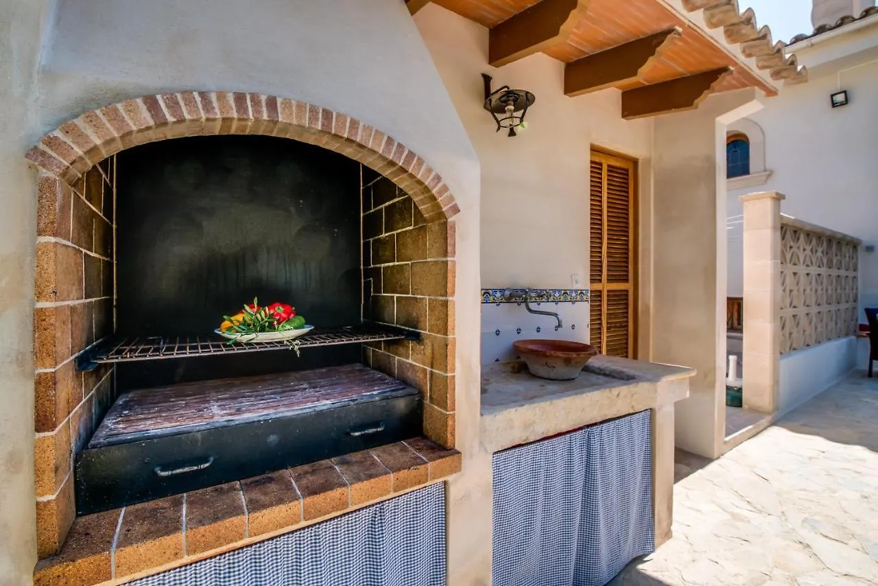 Ideal Property Mallorca - Villa Vallespir Alcudia  0*, Alcudia (Mallorca)
